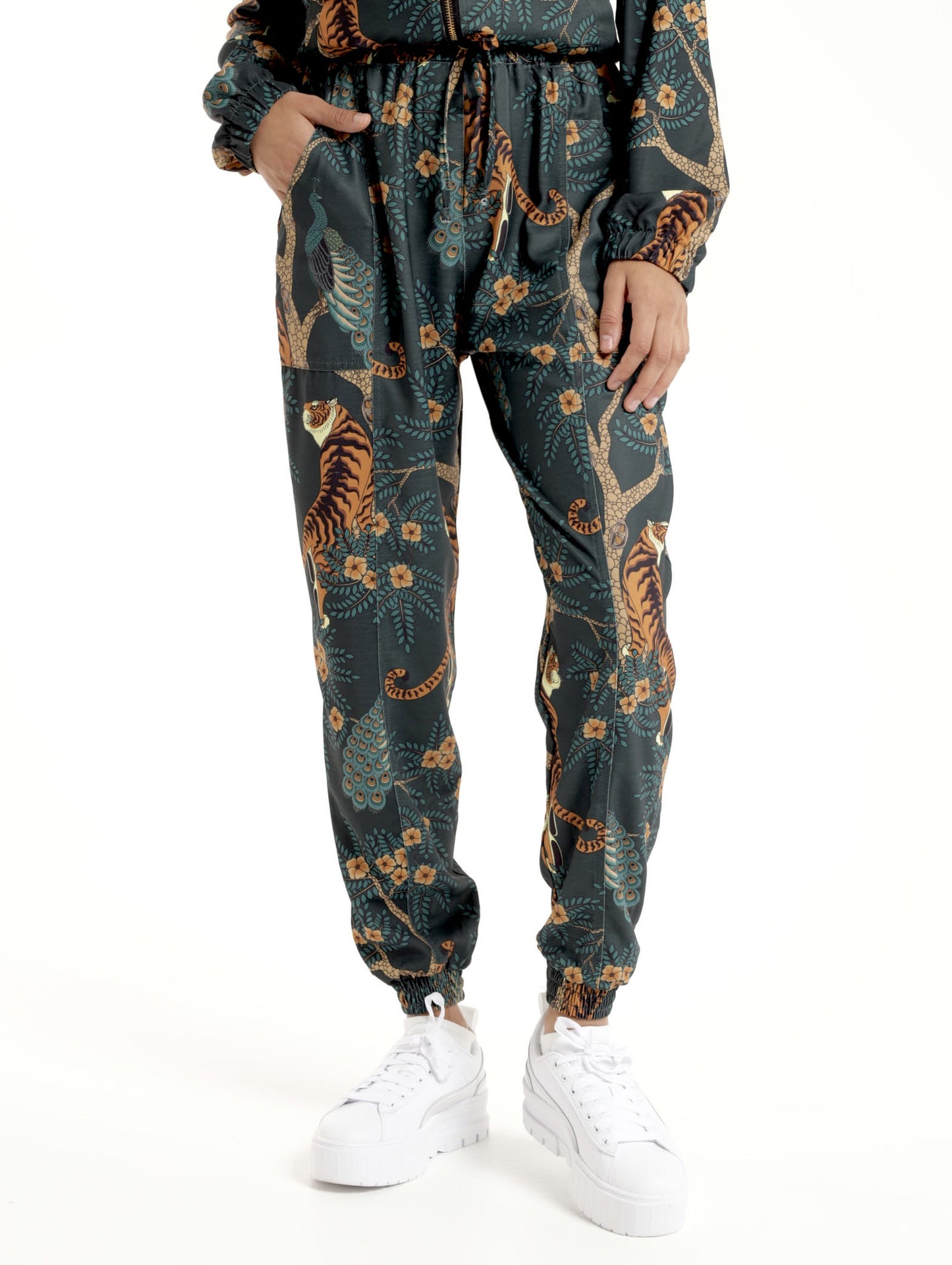 JOGGERS / CHERRY BLOSSOM TIGER