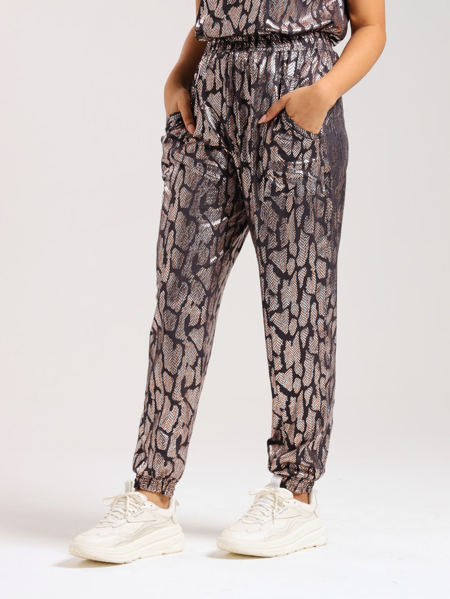 JOGGERS / METALLIC ANIMAL PRINT