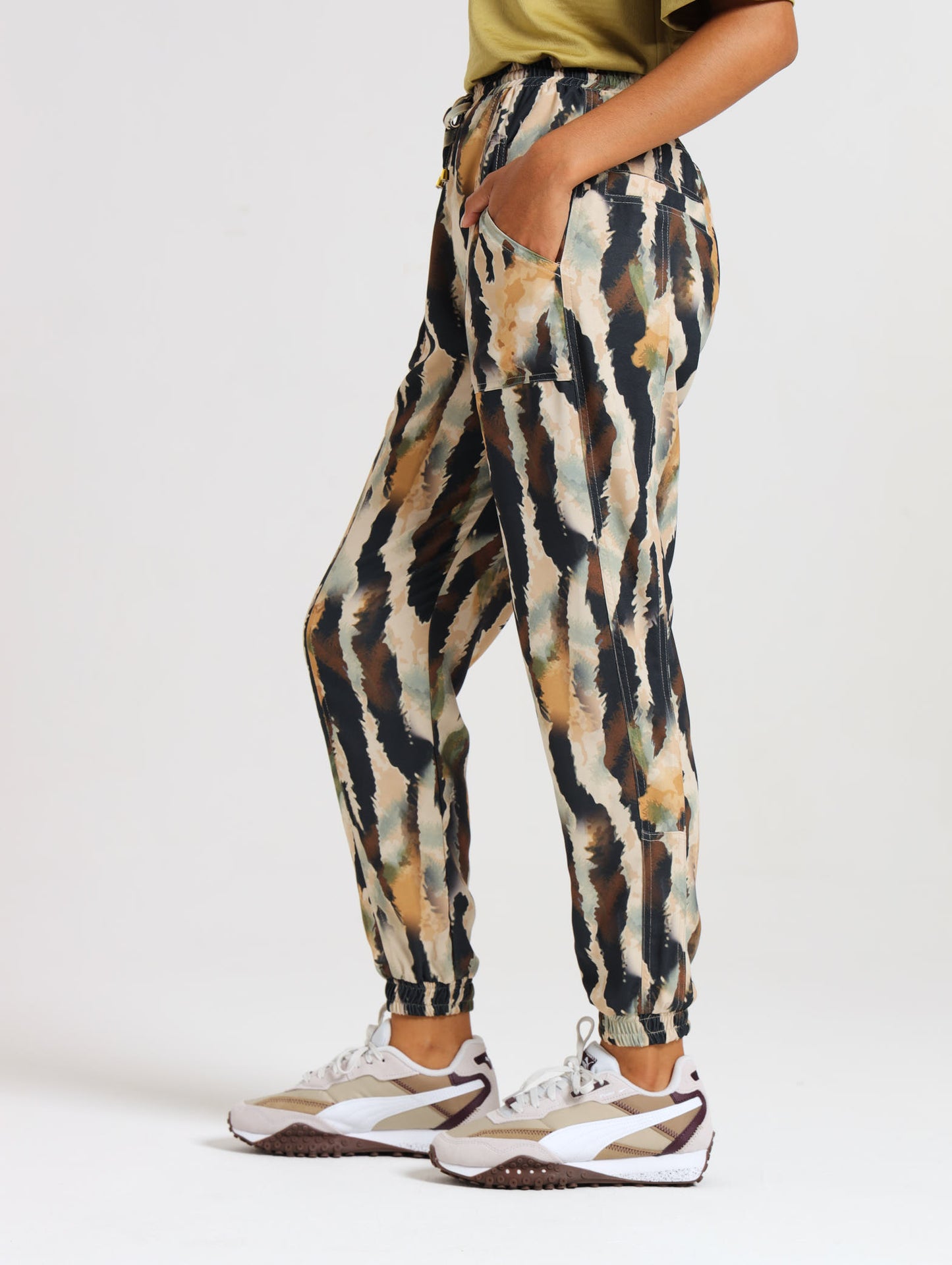 JOGGERS / SAVANNA